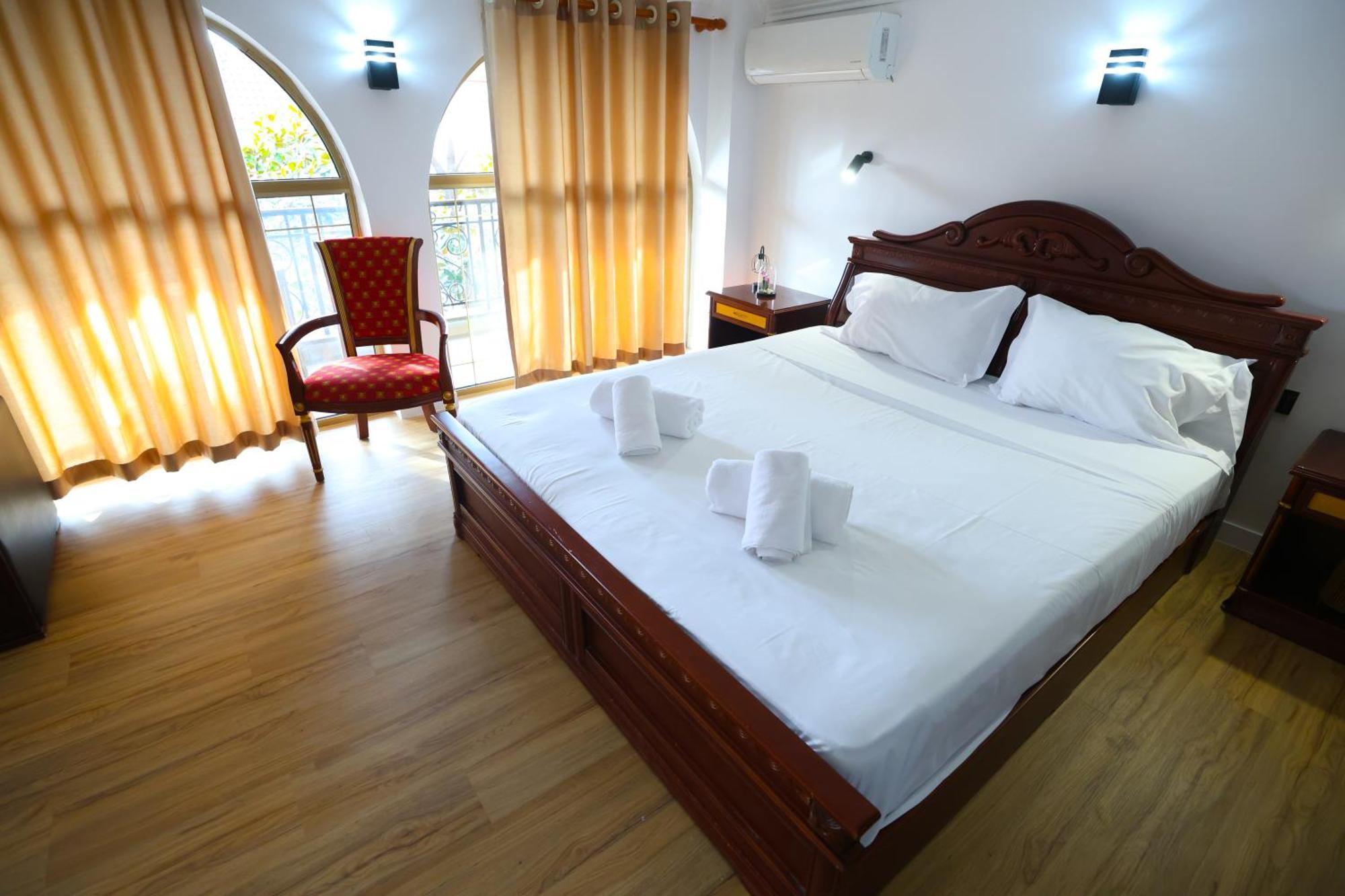 טיראנה Vila Alizee Hotel מראה חיצוני תמונה
