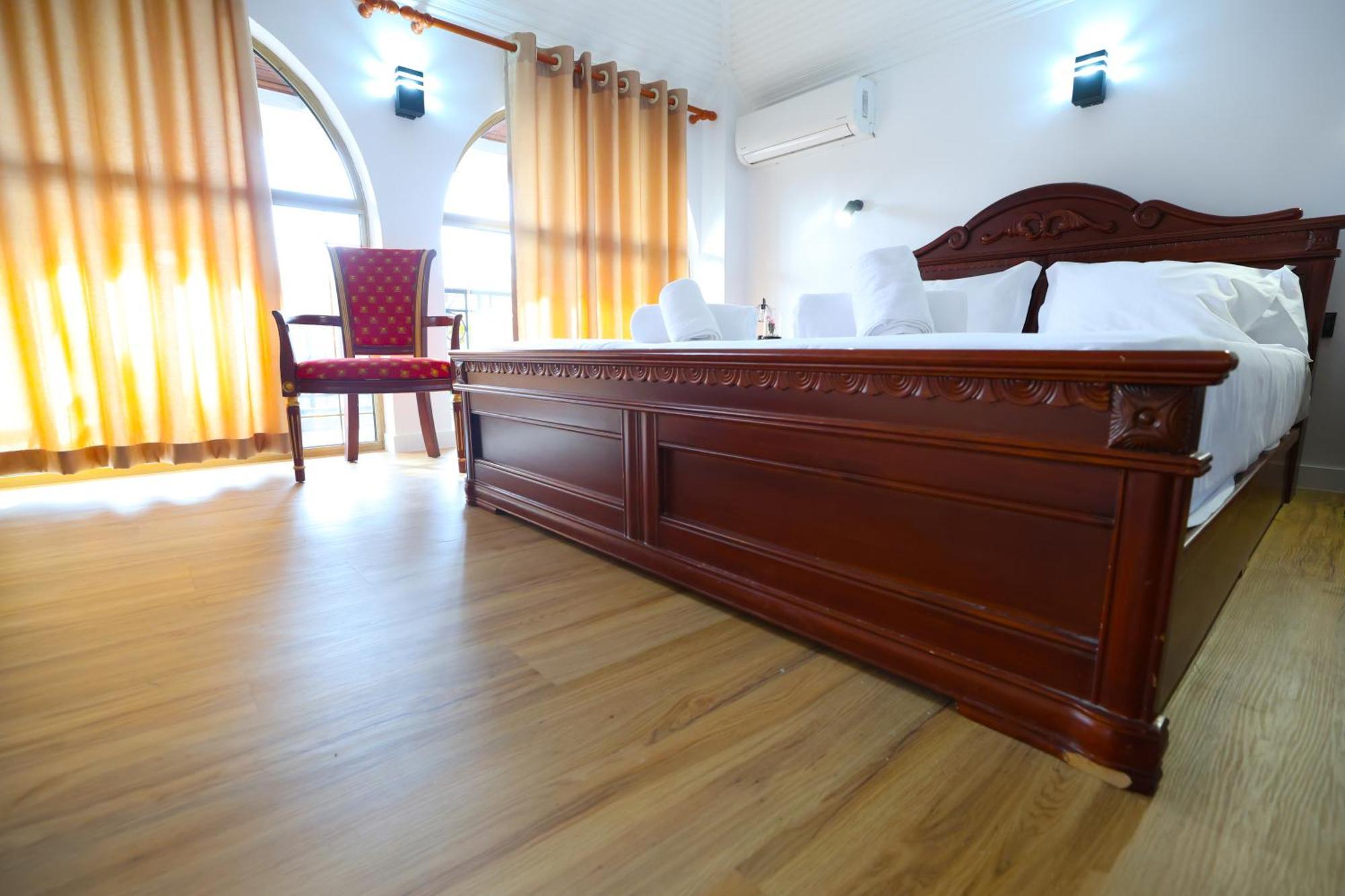 טיראנה Vila Alizee Hotel מראה חיצוני תמונה