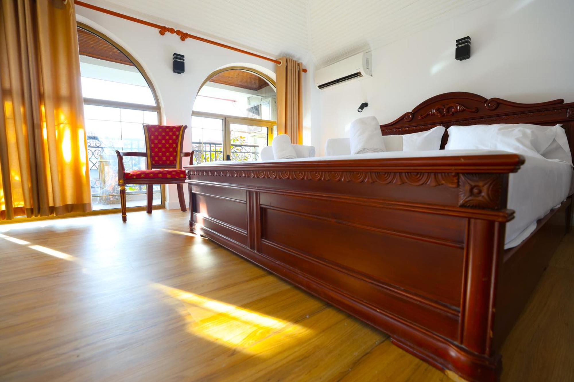 טיראנה Vila Alizee Hotel מראה חיצוני תמונה