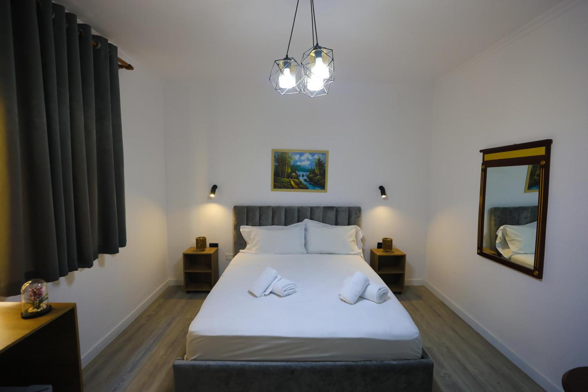 טיראנה Vila Alizee Hotel מראה חיצוני תמונה