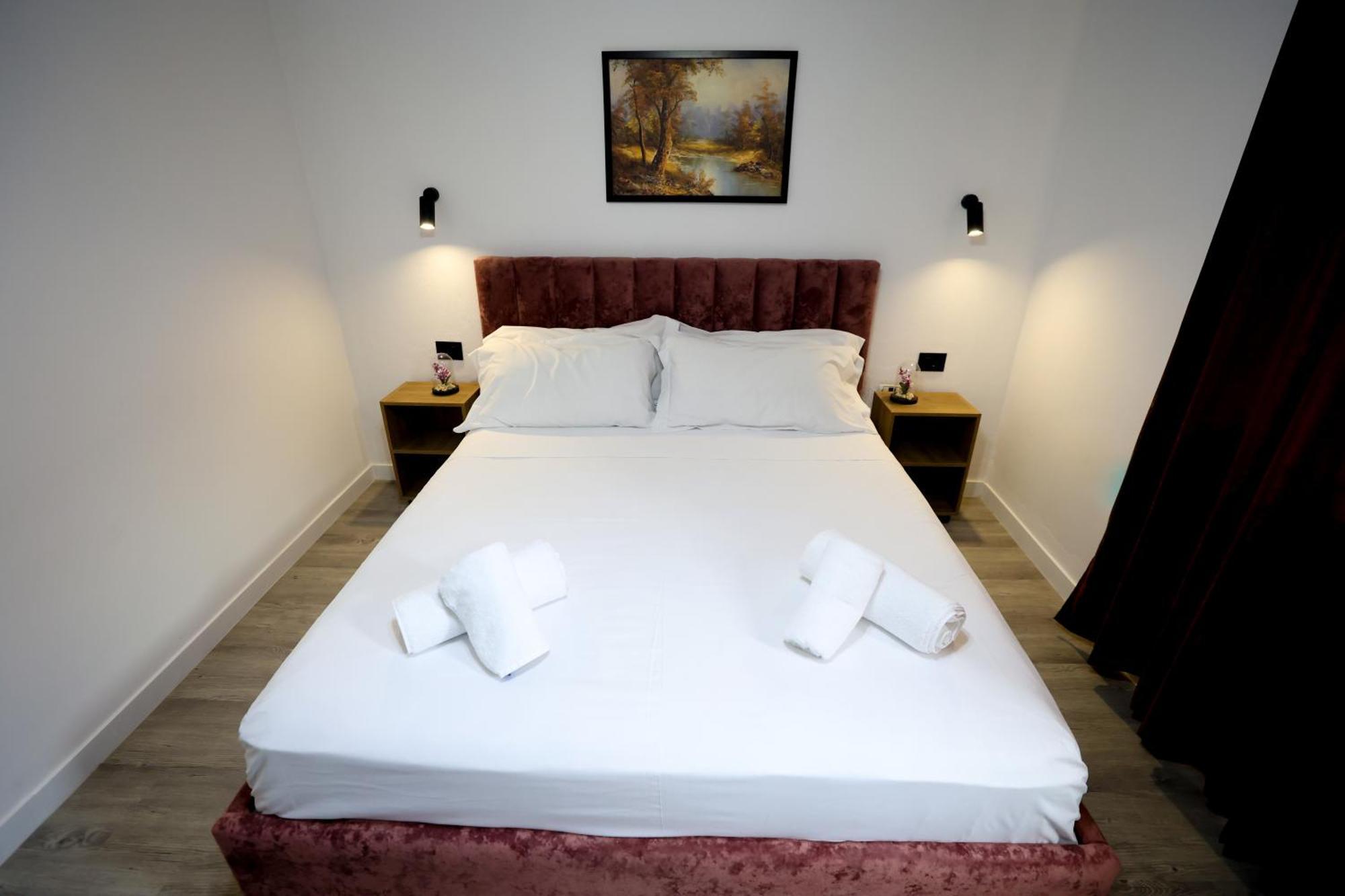 טיראנה Vila Alizee Hotel מראה חיצוני תמונה