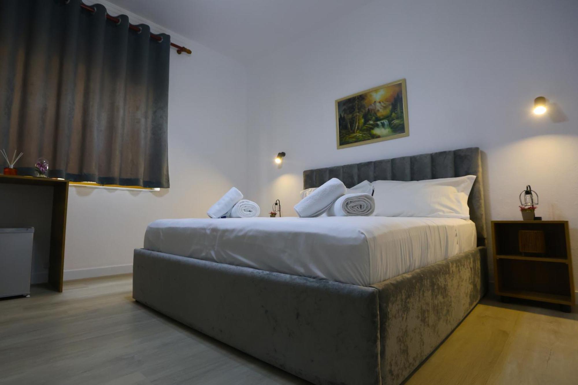 טיראנה Vila Alizee Hotel מראה חיצוני תמונה