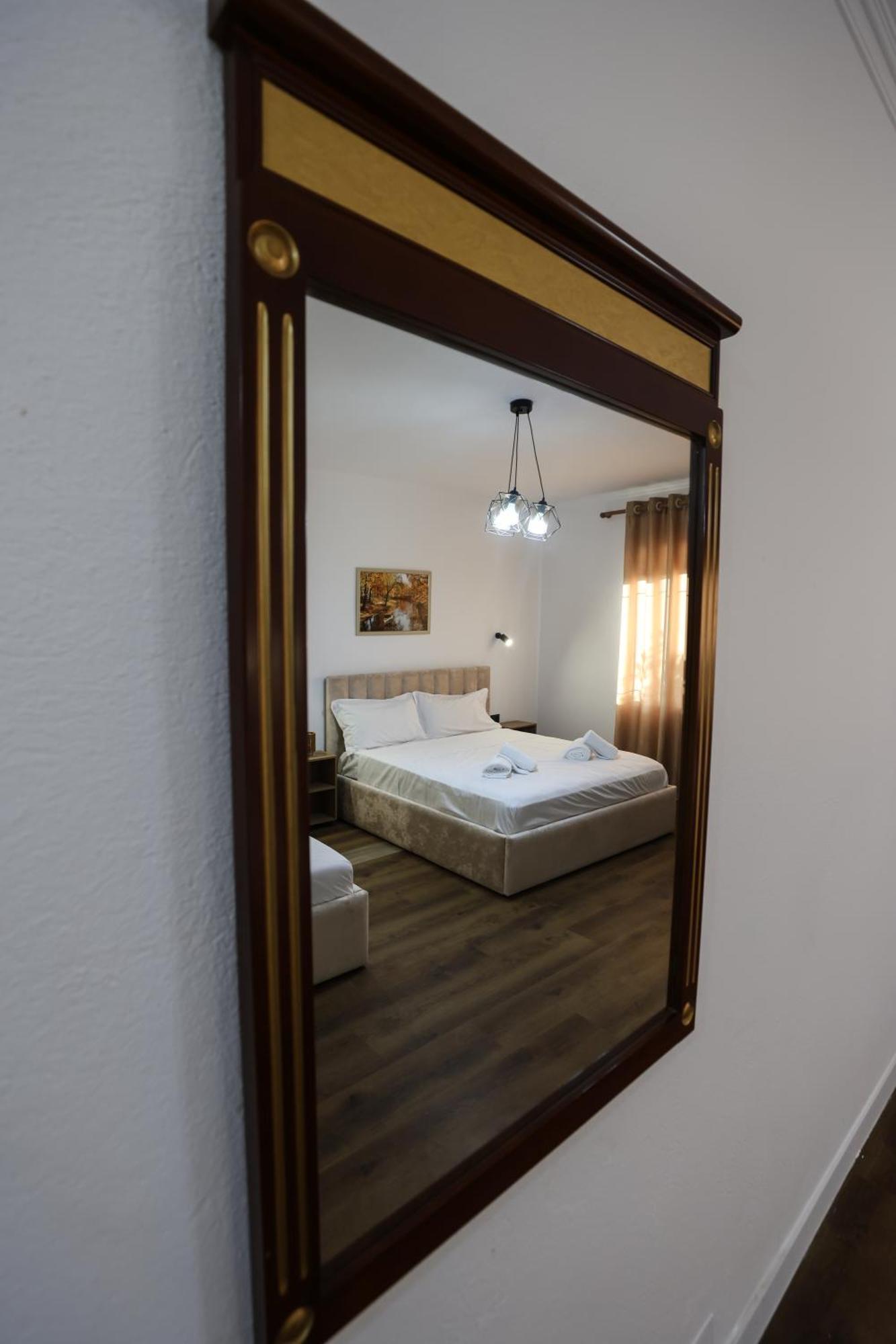 טיראנה Vila Alizee Hotel מראה חיצוני תמונה