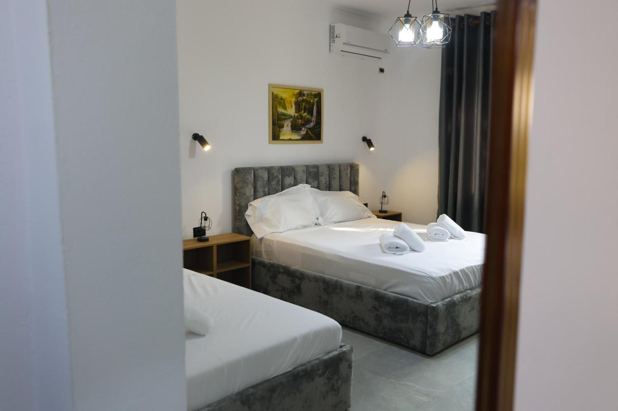 טיראנה Vila Alizee Hotel מראה חיצוני תמונה